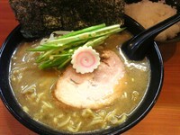 「がごめラーメン(かため)＋ライス(無料)」@横浜ラーメン てっぺん家 元住吉店の写真