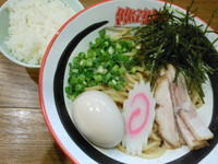 「特製油そば（焦がし玉ねぎ油）＋味玉＋ライス」@蜻家 三鷹下連雀店の写真