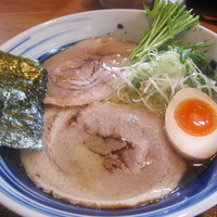 「琥珀そば（塩）（７７０円）」@自家製麺 琥珀の写真