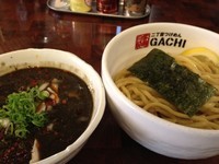 「麺 in BLACK(300g) 　790円」@二丁目 つけめん GACHIの写真