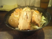 「豚醤油まぜそば　（麺少なめ）　750円+黒い三連星」@麺バカ息子の写真