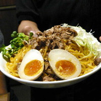 「タケロク赤あえそば 750円」@創作麺料理 竹麓輔工房 神田店の写真