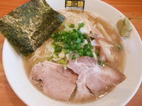 「魚踊る！あらとんそば＋替え玉」@濃菜麺 井の庄の写真