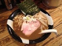 「煮干ラーメン」@すごい煮干ラーメン凪 新宿ゴールデン街店 本館の写真