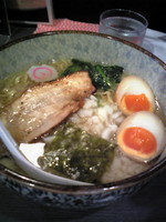 「江戸前背脂中華そば＋味玉」@とろポタラーメン 大美屋の写真