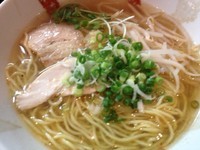 「丸鶏旨味そば（中盛・塩）（700円）」@麺屋33の写真