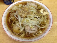 「小ブタラーメン 750円しょう油漬けニンニク50円麺半分」@ラーメン二郎 環七新代田店の写真