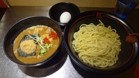 「紅つけ麺並（880円）＋温泉玉子（50円）」@麺創研 紅 府中の写真