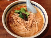 「特製味噌担々麺　950円」@天手毬 下北沢店の写真