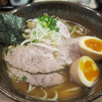 「中華そば（中太麺）＋味玉」@中華そば 志の田の写真