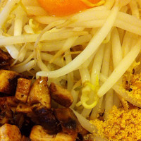 「まぜ玉+大盛り+ライス」@麺屋 御神本の写真