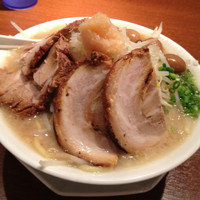 「豚玉みちるめん」@ガツ盛りラーメンみちる屋 南流山店の写真