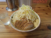 「小ぶた+味玉」@ラーメン神豚 関東学院前店の写真