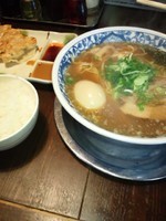 「だし醤油ラーメン大盛り、味玉、餃子、ライス」@夜鳴き軒の写真