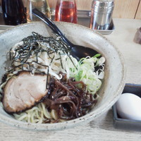 「醤油まぜそば(汁無し風)￥７５０」@麺屋 花形の写真