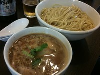 「比内鶏白湯つけ麺 大 980円＋味玉150円　ビール」@TSURUMEN 大阪城北詰店の写真