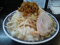 「角ふじ麺700円（野菜ちょい増し・玉ネギ・ニンニク多め）」@山勝 角ふじ 金沢店の写真