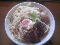 「なる二郎　750円（クーポンで味玉）」@麺家 なるとの写真