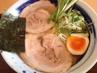 「琥珀そば（塩）（770円）」@自家製麺 琥珀の写真