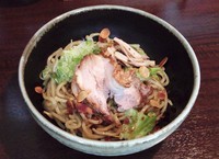 「ライ麦麺と黒マー油のまぜそば小」@ラーメン 凌駕堂の写真