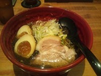 「黒味噌味玉らーめん」@黒味噌らーめん 初代けいすけ 品川店の写真