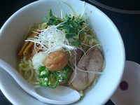 「【夏のおすすめ限定】沖縄の塩冷しそば＋南高梅増し＝￥800」@中華そば 田家 本店の写真