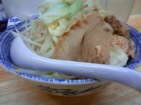 「ラーメン並+にんにく+野菜増し+卵かけご飯」@らーめん きじとらの写真