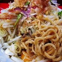 「まぜそば（冷やし）ヤサイニンニク　780円」@用心棒の写真