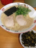 「ラーメン600　タカナ50」@バスラーメンの写真