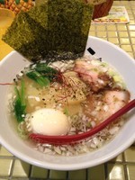 「塩ラーメンいっぱいん900」@パイナップルラーメン屋さん パパパパパインの写真