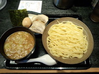 「マル得つけめん　中盛あつもり」@三ツ矢堂製麺 伊勢佐木モール店の写真