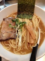 「やまらぁ（大盛り）」@麺 やまらぁの写真