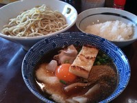 「【限定】冷やしとろろつけめん 800円＋ 半ライス 100円」@UNDER GROUND RAMENの写真