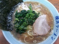 「ラーメン　６５０円　麺カタメ」@横浜ラーメン 山賊の写真