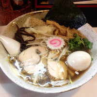 「醤油わんたんらぁ麺￥９００＋味玉￥１００」@桜台らぁ麺 美志満の写真