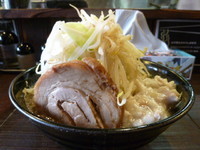 「ラーメン小　野菜ちょいマシ+アブラＷ」@麺や豚髭の写真