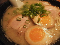 「こってりラーメン＋味玉」@麺や 老虎の写真