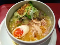 「こだわり麺の名物鶏塩らーめん　（1200円）」@蔭山樓の写真