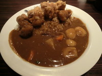 「フライドチキンカレー大盛り＆野菜（950円）」@カレーハウスCoCo壱番屋 JR大森駅東口店の写真