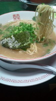 「ラーメン(バリカタ)650円+替え玉(バリカタ)150円」@よかろうもんの写真