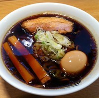 「らーめん micro（￥750）＋煮玉子（￥50）」@人類みな麺類の写真