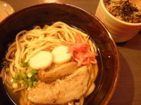 「沖縄そば+じゅうーしー 「650円+390円」」@沖縄元気料理ぱなりの写真