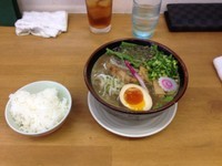 「文月の一杯  「２気圧煮干し蕎麦」(豚×鶏×魚三種)」@MENYA 食い味の道有楽の写真