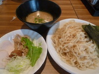 「濃厚鶏骨醤油つけそば」@濃厚鶏そば 麺屋武一 新橋本店の写真