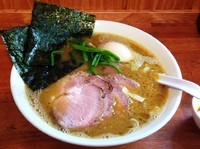 「チャーシューめん＋味玉」@らーめん 㐂輪 元住吉店の写真