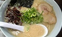 「ラーメン 580円 ＋大めし （ランチサービス）」@博多濃麻呂 平和島店の写真