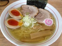 「味玉塩ラーメン＋中盛り（￥750＋無料）」@まつやの写真