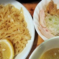 「つけそば（塩白湯スープ）中盛同料金　780円」@濃厚鶏そば 麺屋武一 新橋本店の写真