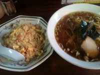 「ラーメン+チャーハン(370+555円)」@三宝の写真
