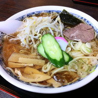 「冷やしラーメン 750円」@栄屋本店の写真